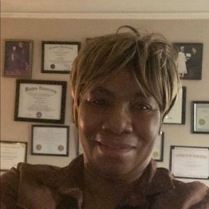 Meet your Posher, Pamela